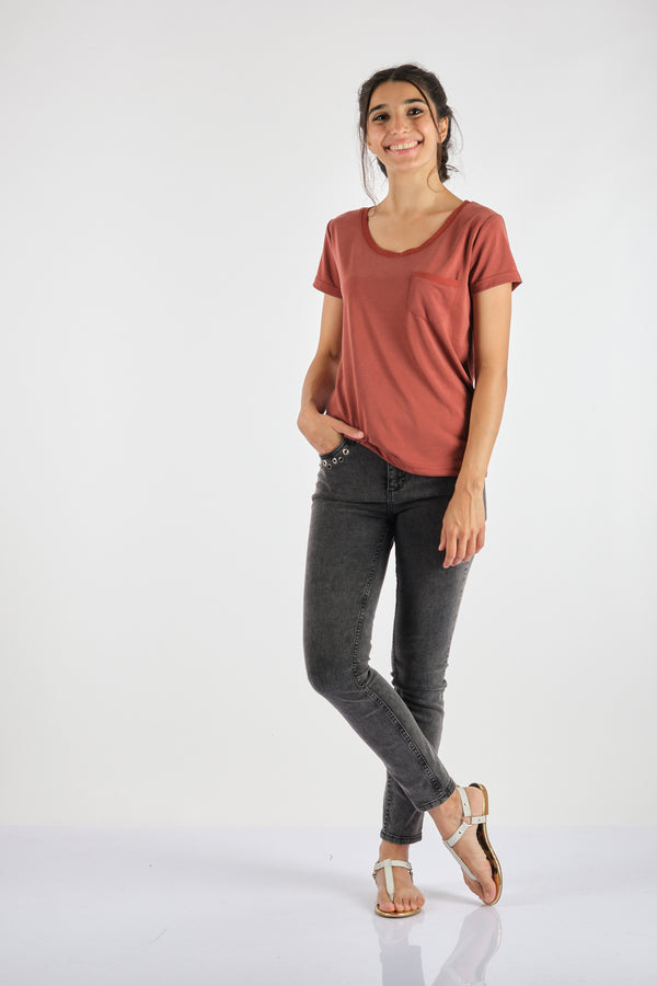 Garmenty Minimalist Yuvarlak Yaka Kısa Kol Kadın T-Shirt - Günlük Şıklık