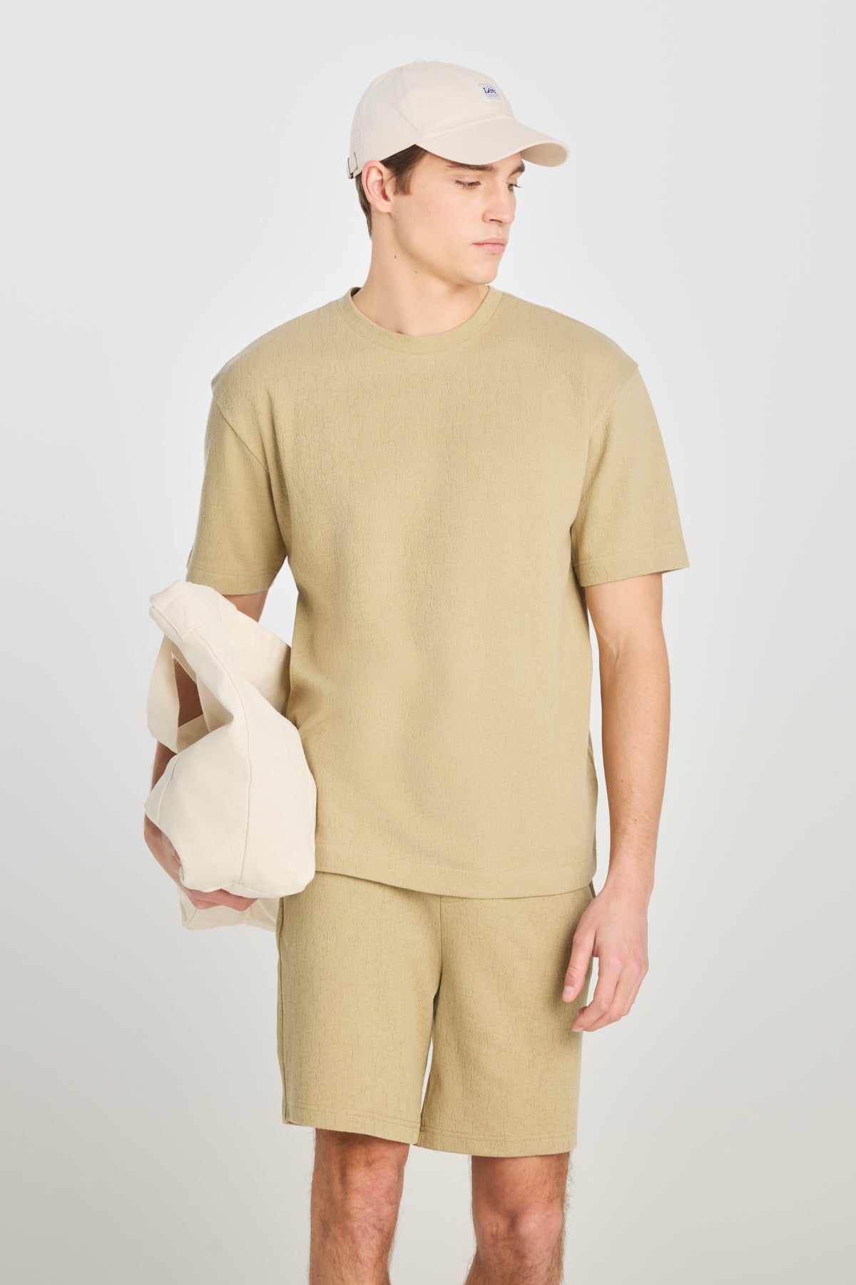 Relaxed Fit Geniş Kesim Bisiklet Yaka Pamuklu Açık Yeşil T-Shirt L2510271299 Translation missing: ar.content.product_image_secondary