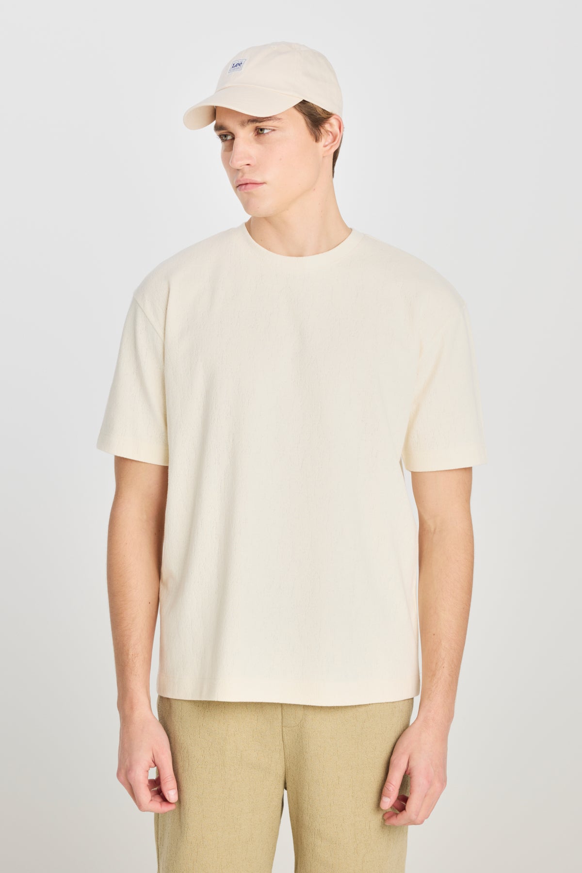 Relaxed Fit Geniş Kesim Bisiklet Yaka Pamuklu Kırık Beyaz T-Shirt L2510271102 Translation missing: ar.content.product_image_secondary