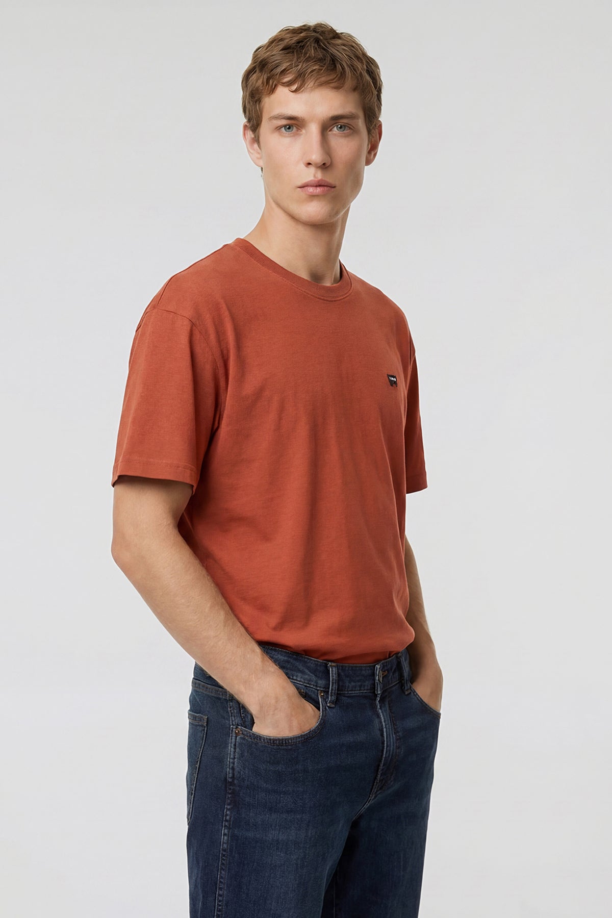 Relaxed Fit Small Logo Erkek T-Shirt Wrangler