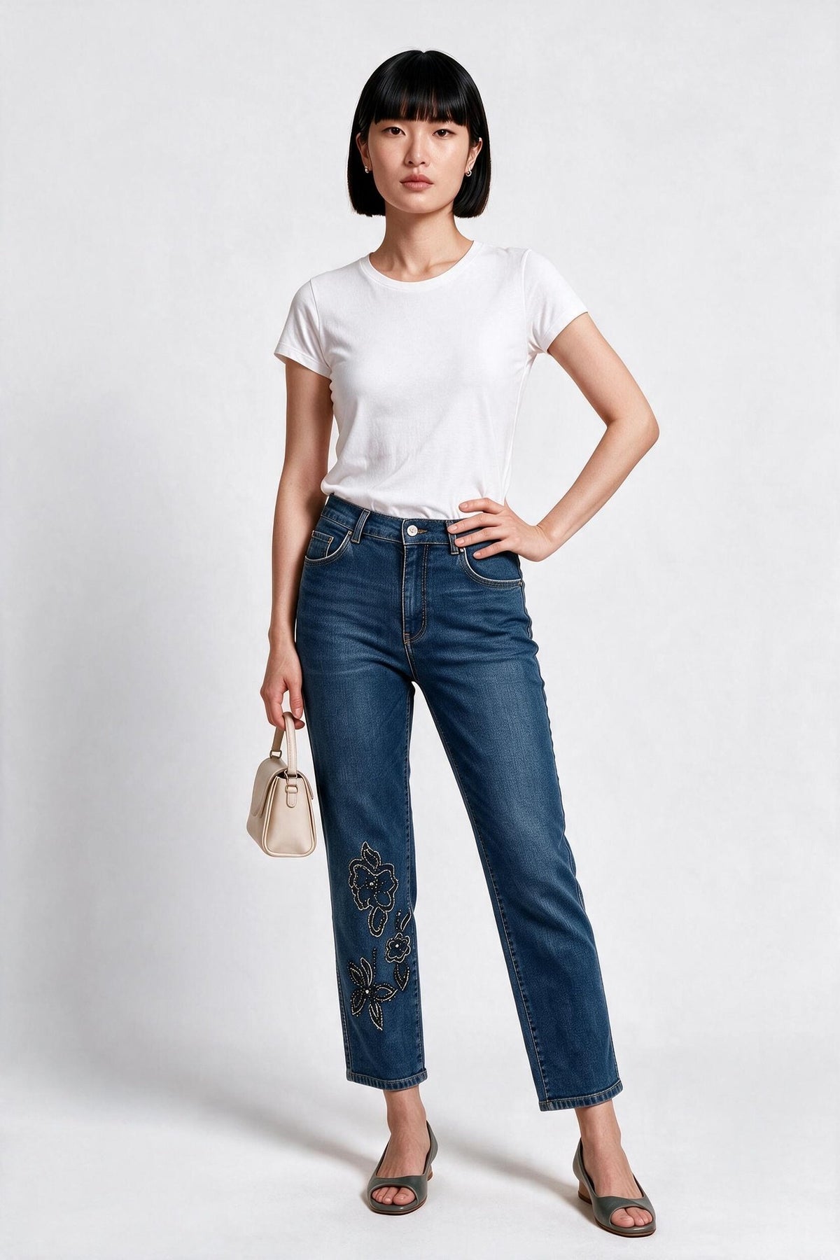 Seleste Kadın Yüksek Bel Nakış Detaylı Düz Paça Denim Jean Pantolon Ana görsel