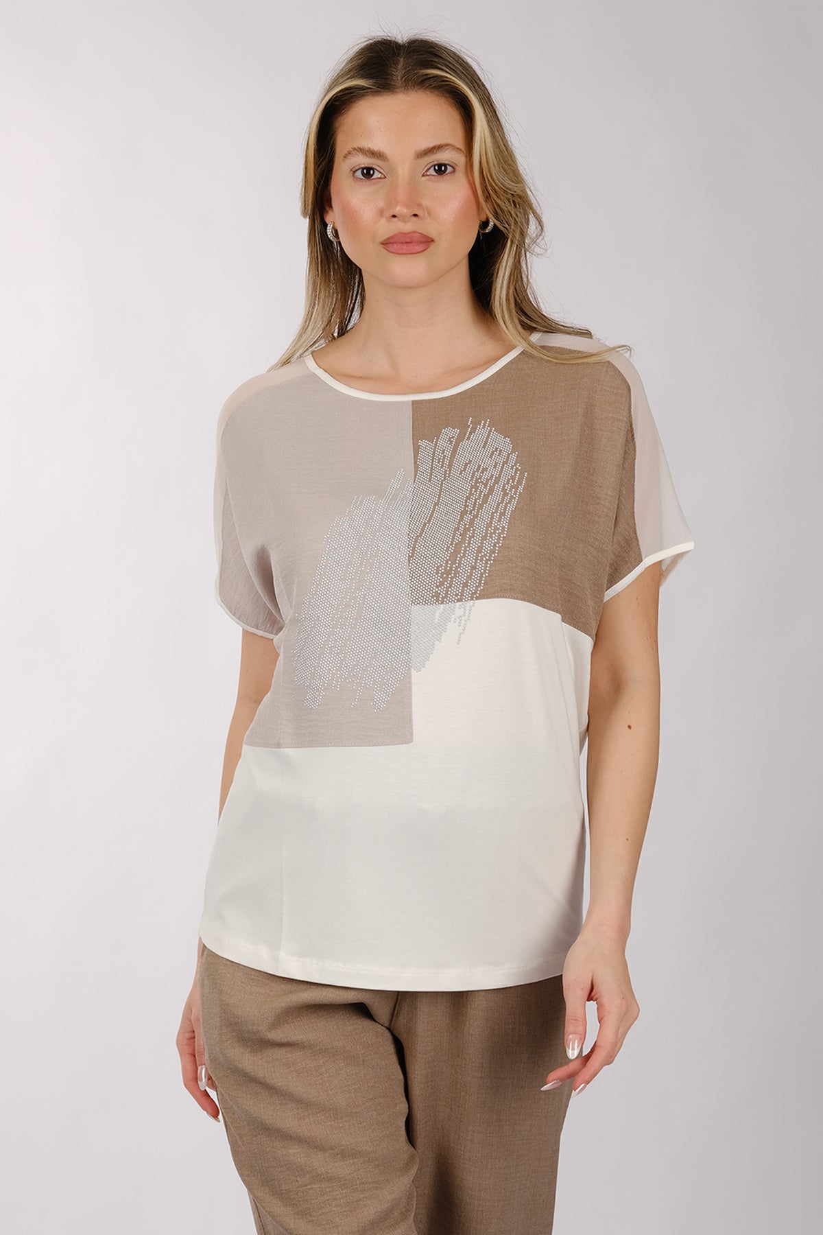 Daido Oversize Minimalist Kadın T-Shirt - Kısa Kol Yuvarlak Yaka Translation missing: ar.content.product_image_secondary