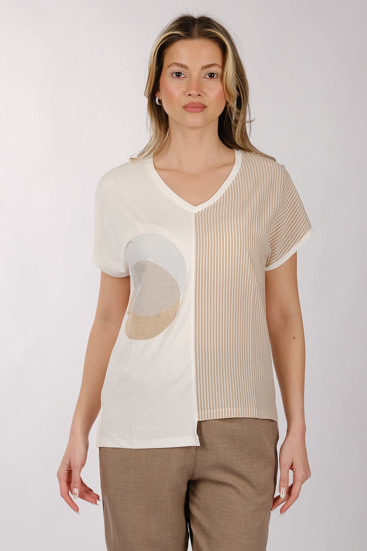 Daıdo Minimalist V Yaka Kadın T-Shirt - Kısa Kol Günlük Translation missing: ar.content.product_image_main