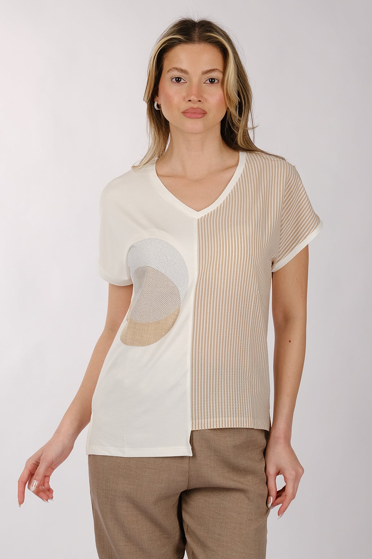 Daıdo Minimalist V Yaka Kadın T-Shirt - Kısa Kol Günlük Translation missing: ar.content.product_image_secondary