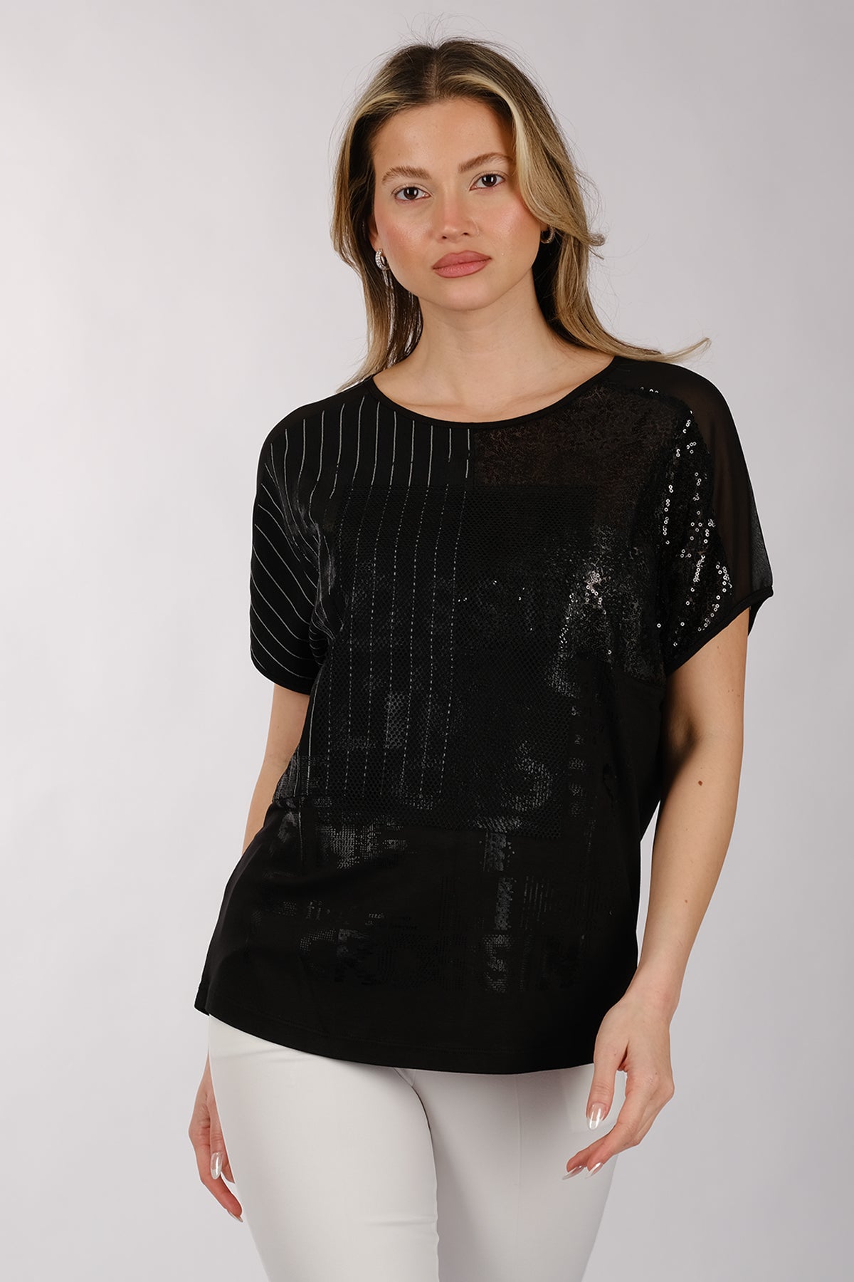 Daido Oversize Pullu Minimalist Kadın Tişört - Kısa Kol Translation missing: ar.content.product_image_main