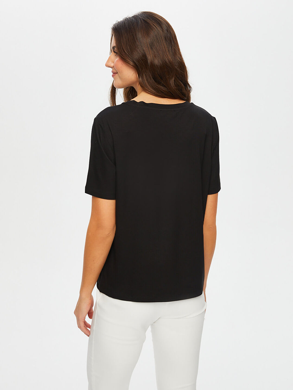 Kadın Önü Boncuk Çiçek Ve Nakış Detaylı T-Shirt Faik Sönmez