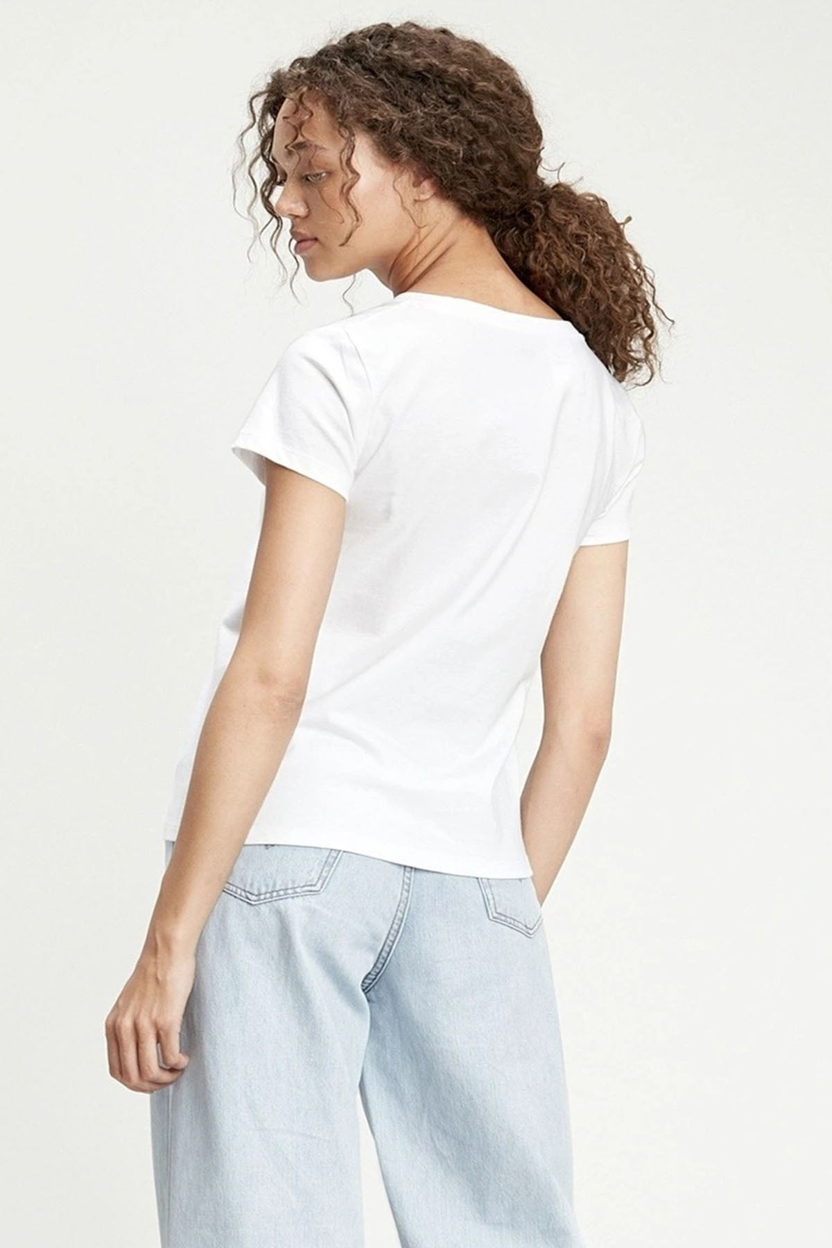 Levis Kadın T-Shirt 25YA3170-0010 İkincil görsel