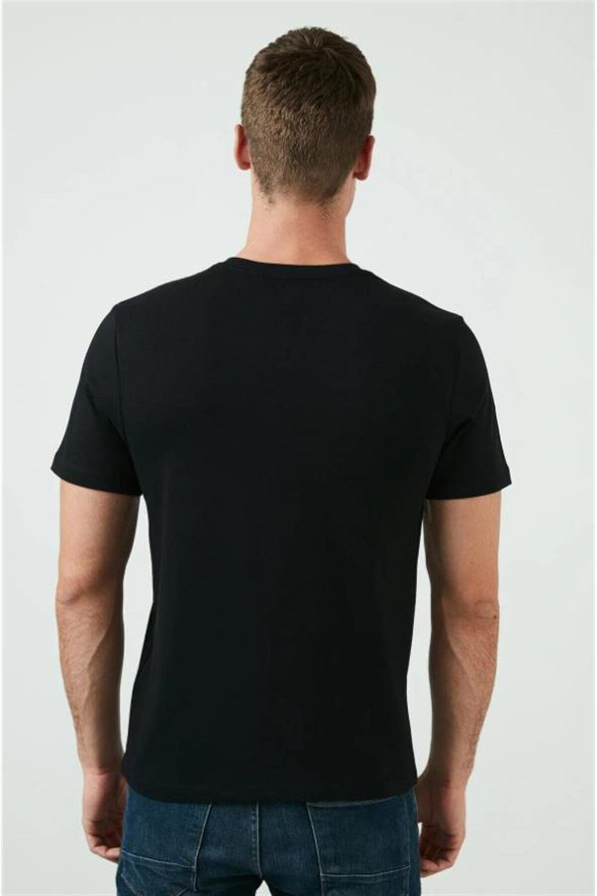 Levi's Minimalist V Yaka Kısa Kol Erkek T-Shirt - Günlük Stil Translation missing: ar.content.product_image_secondary