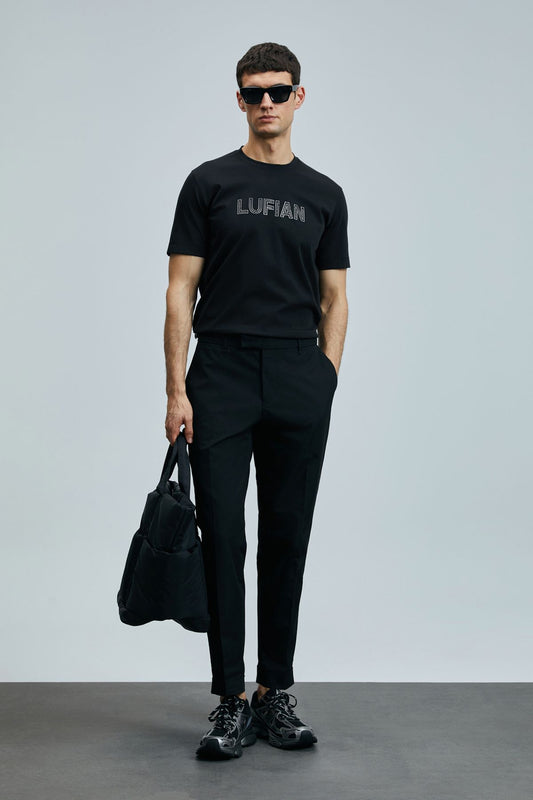 تيشيرت رجالي من لوفيان بتصميم بسيط وواسع، بياقة دائرية وأكمام قصيرة