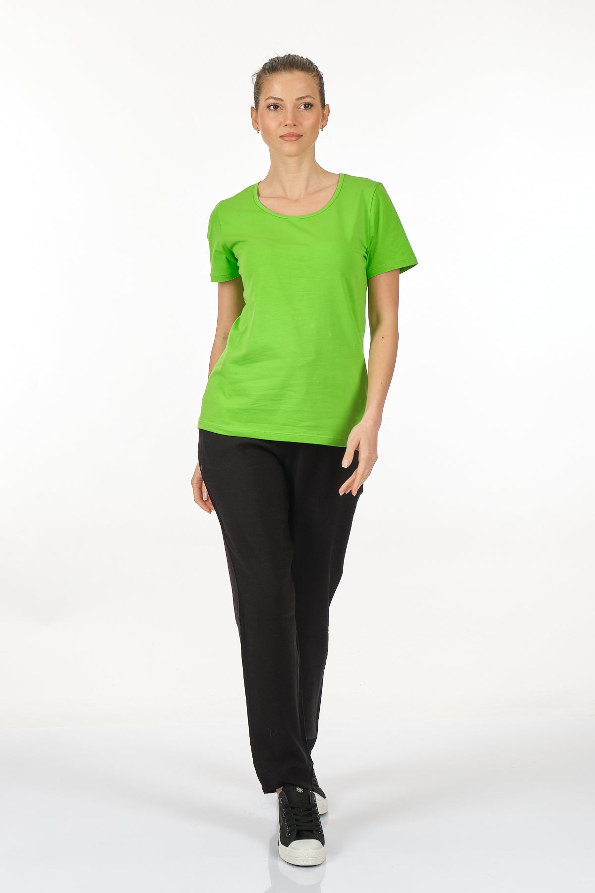 Vedi Minimalist Kadın T-Shirt - Kısa Kol Yuvarlak Yaka - Günlük Translation missing: ar.content.product_image_main