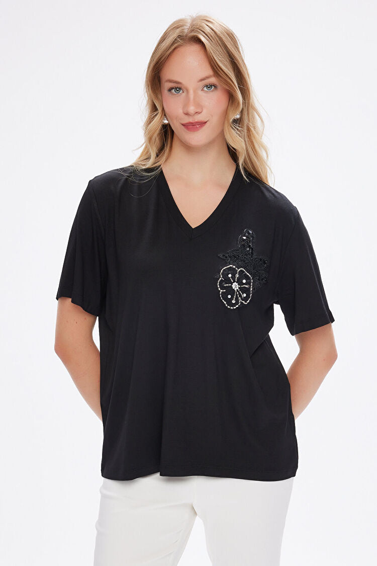 Taş Boncuk Aplikeli V Yaka Tshirt UW27TSH096 İkincil görsel