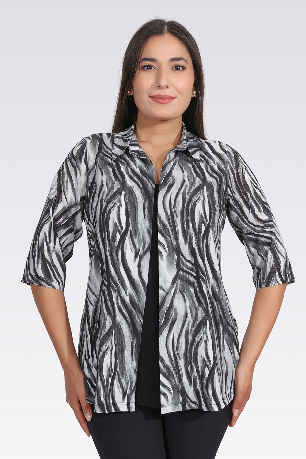 Tolga Saraçoğlu Kadın Bluz - Minimalist Zebra Desenli 3/4 Kol Oversize