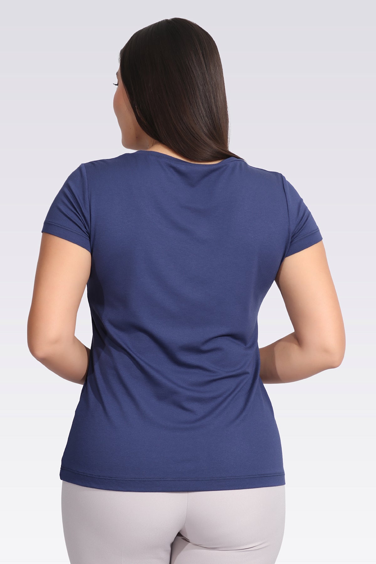 Tolga Saraçoğlu Minimalist Yuvarlak Yaka Kısa Kol Kadın T-Shirt - Günlük Kullanım
