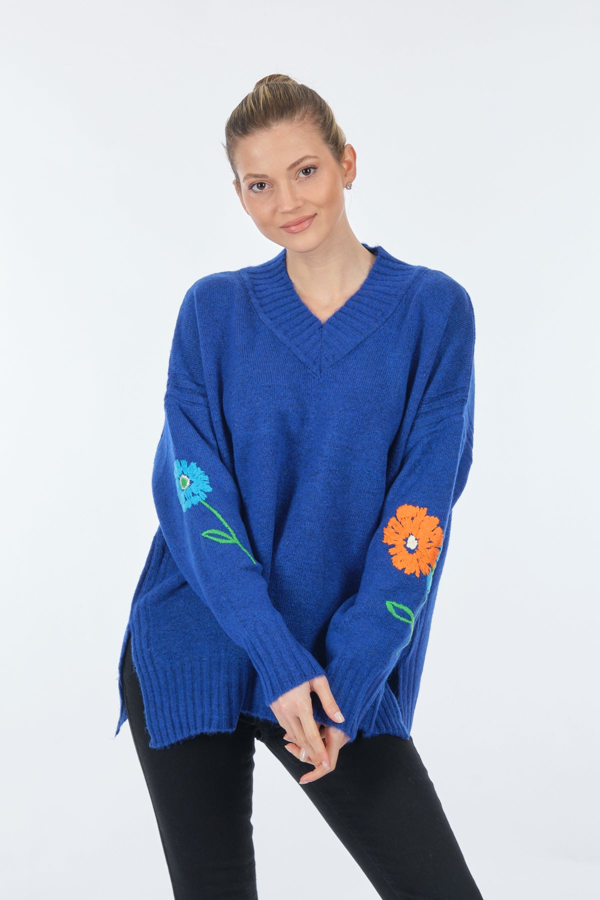 Lal Kadın Oversize V Yaka Midi Triko - Minimalist Stil Translation missing: tr.content.product_image_secondary