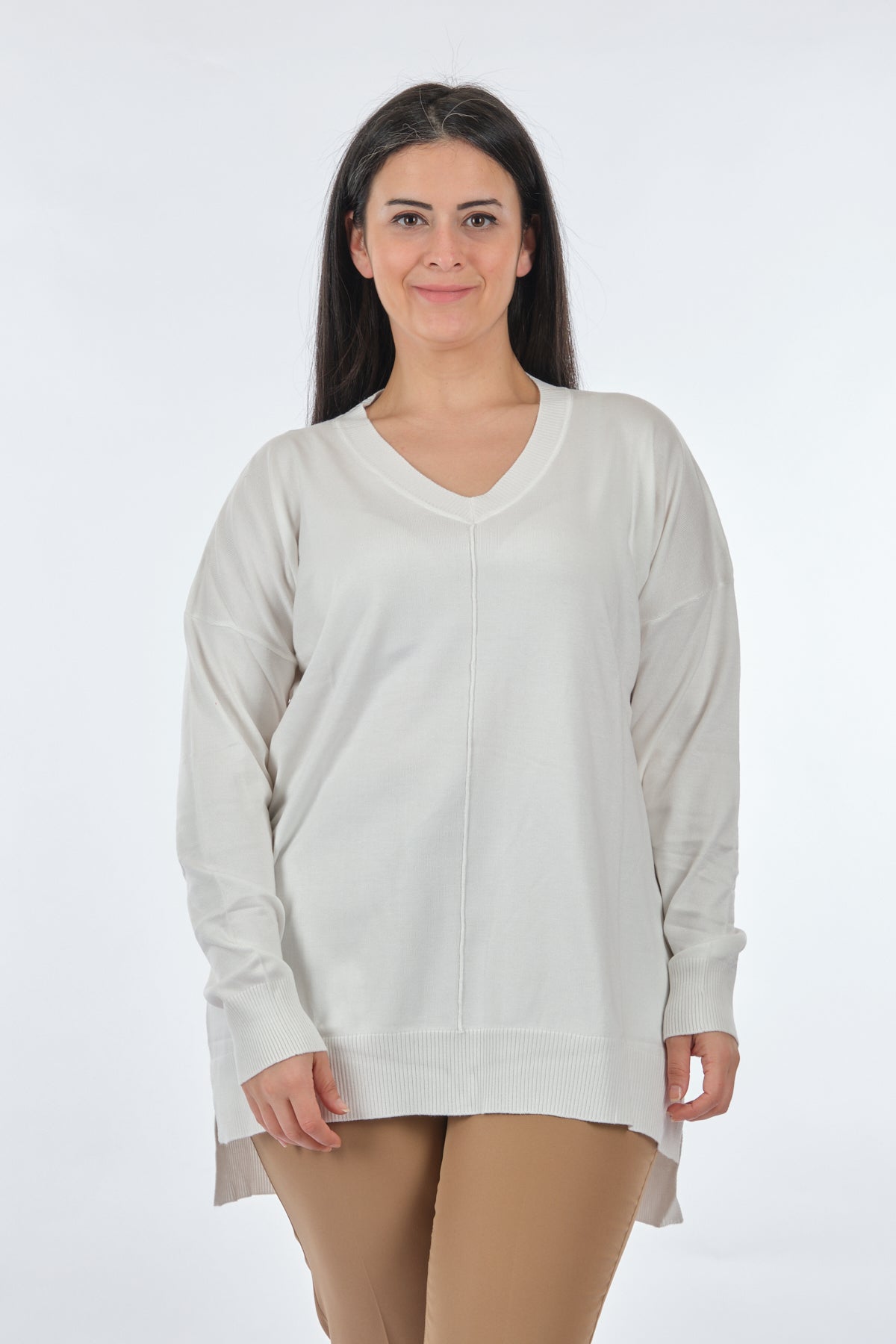 Vedi Kadın V Yaka Oversize Midi Triko - Rahat ve Şık Translation missing: ar.content.product_image_secondary
