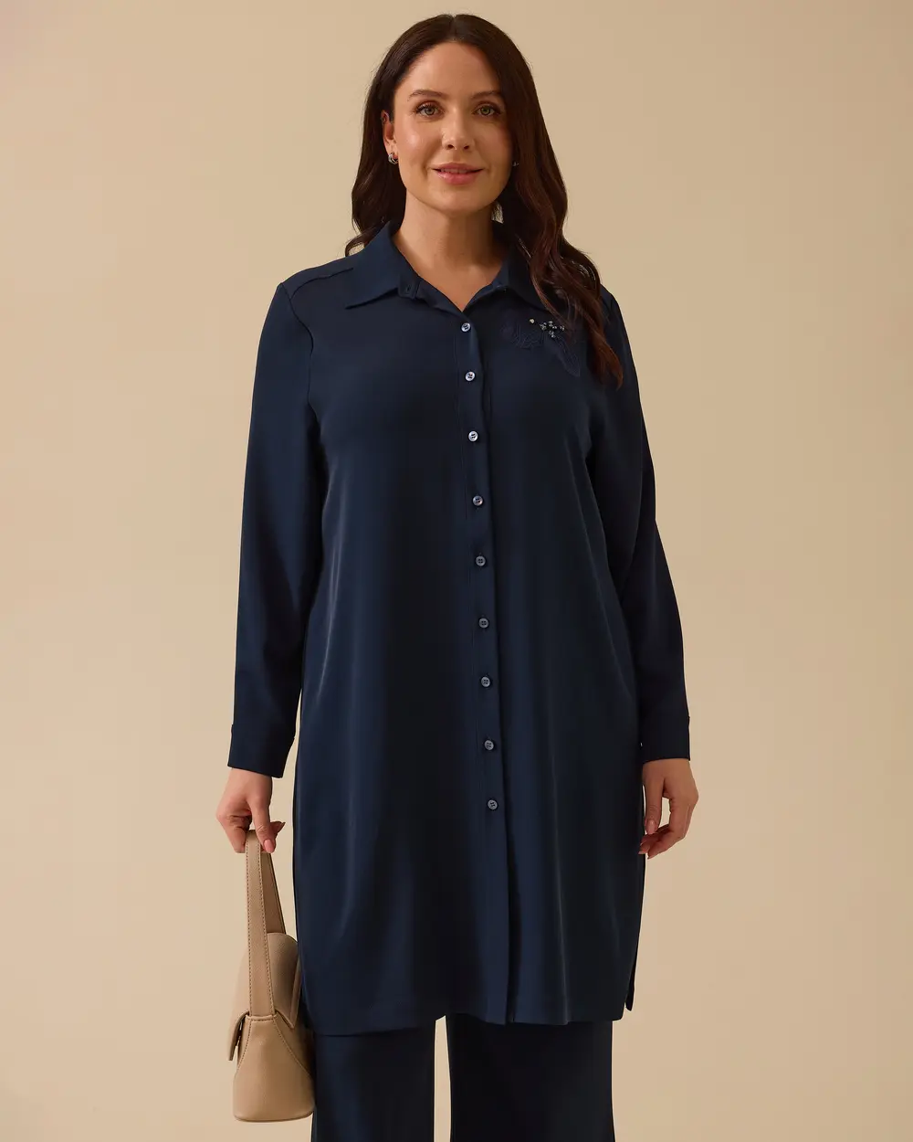 Büyük Beden Nakış Detaylı Düğmeli Tunik Gala-Xi Translation missing: ar.content.product_image_main