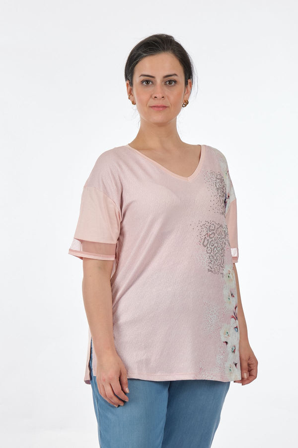 Twomail Oversize V Yaka Çiçek Desenli Kadın Tişört - Rahat ve Şık