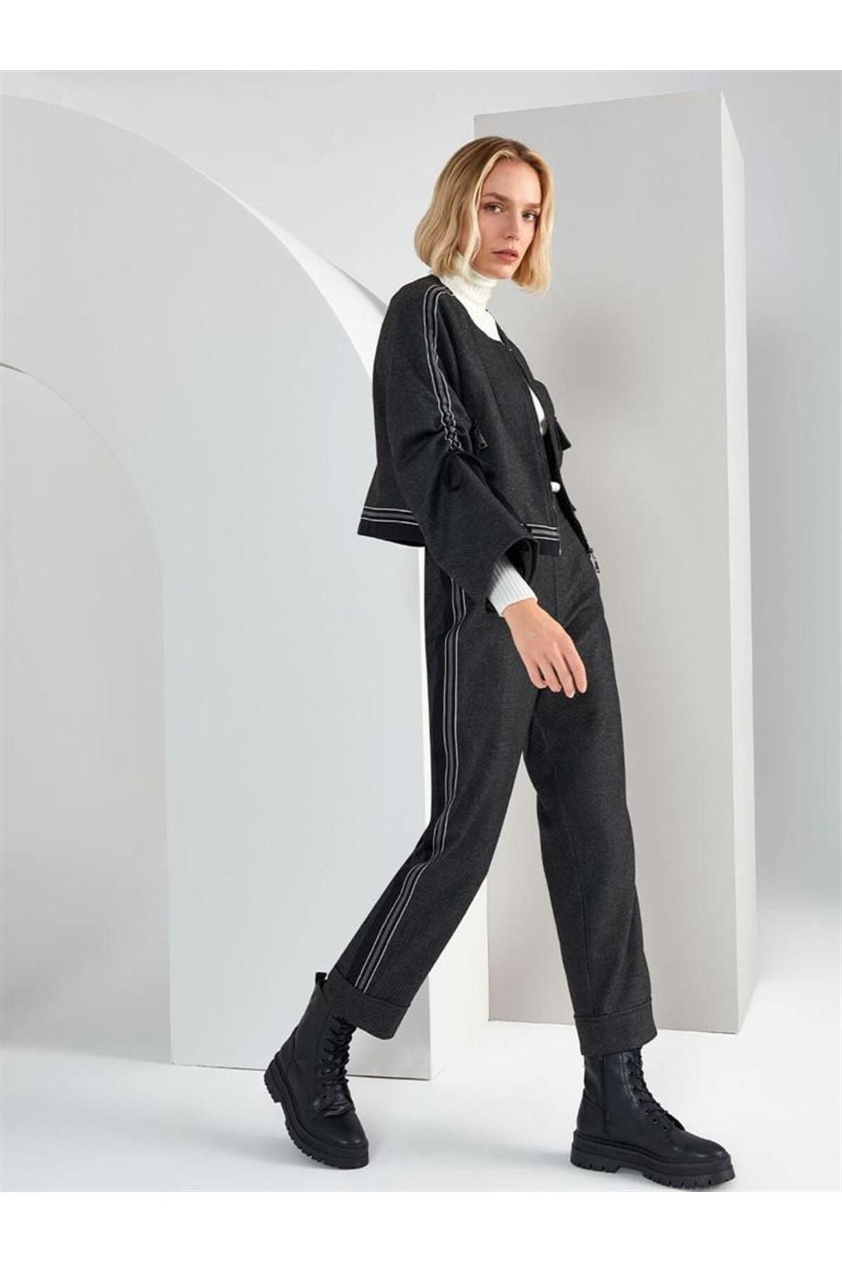 Unique Mode Oversized Midi Pantolon - Minimalist Stil Translation missing: tr.content.product_image_main