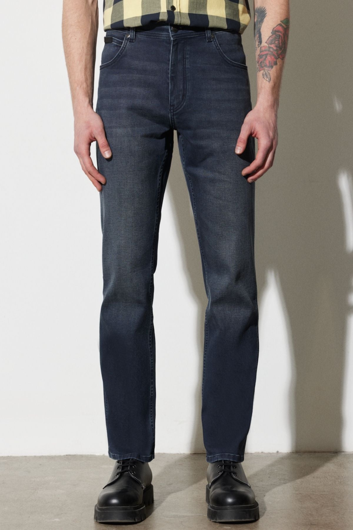 Wrangler Erkek Regular Fit Jean - Klasik ve Şık Günlük Stil Translation missing: ar.content.product_image_secondary