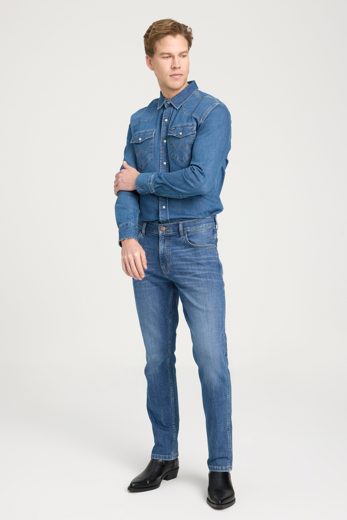 Wrangler Slim Fit Dar Kesim Normal Bel Dar Paça Koyu Mavi Texas Jean Kot Pantolon Translation missing: tr.content.product_image_main