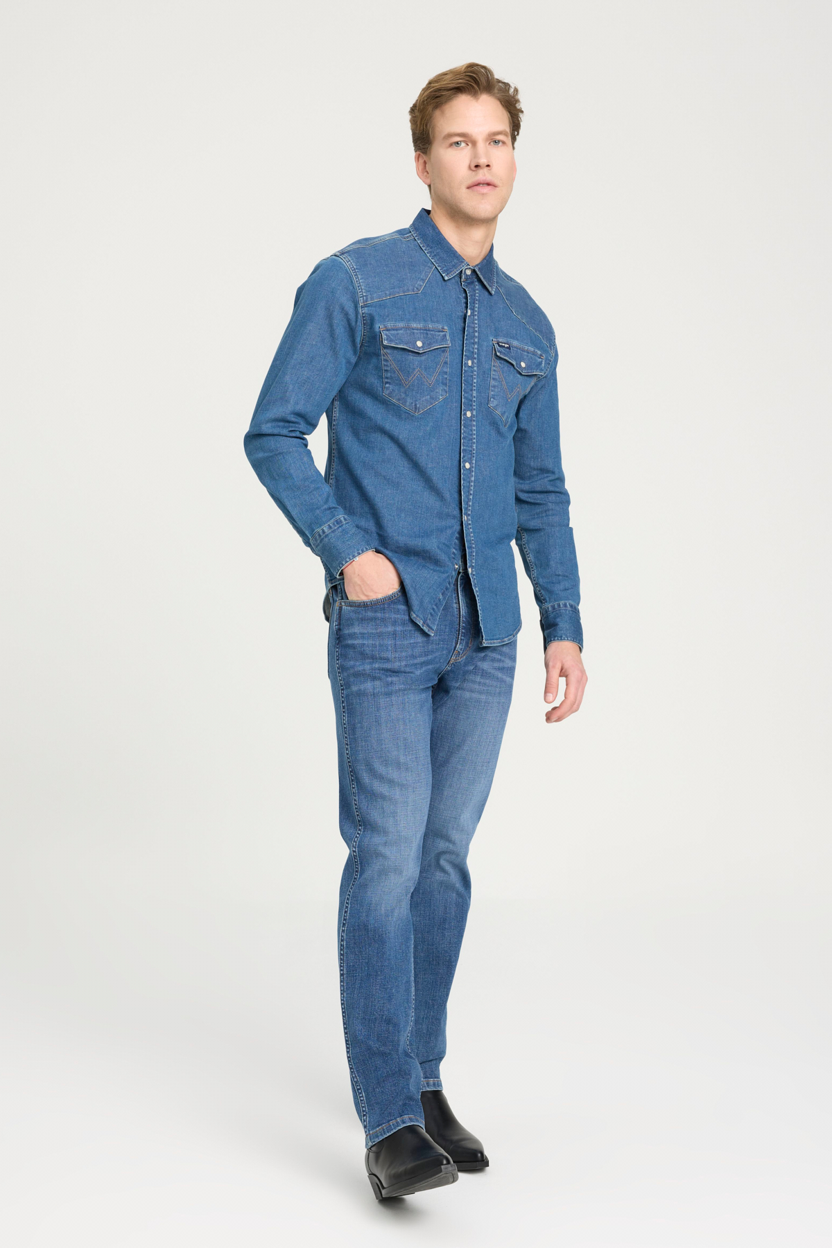 Wrangler Slim Fit Dar Kesim Normal Bel Dar Paça Koyu Mavi Texas Jean Kot Pantolon Translation missing: tr.content.product_image_secondary