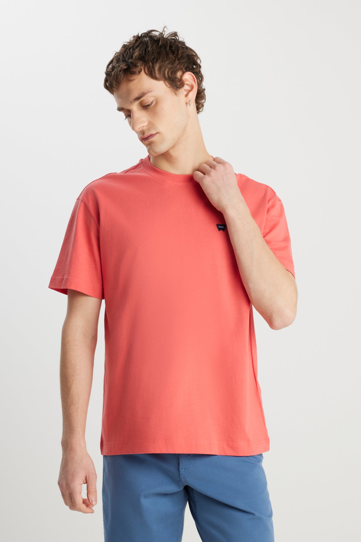 Wrangler Erkek Regular Fit Normal Kesim T-Shirt W7NM20387733L Translation missing: tr.content.product_image_secondary