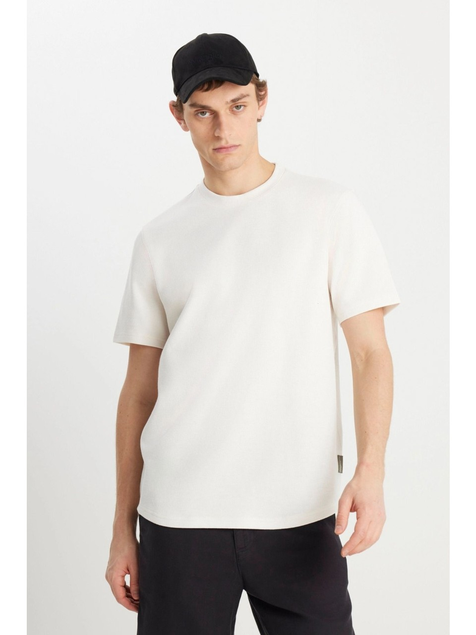 Wrangler Erkek Relaxed Fit Dokulu T-Shirt MW2510718104 Ana görsel