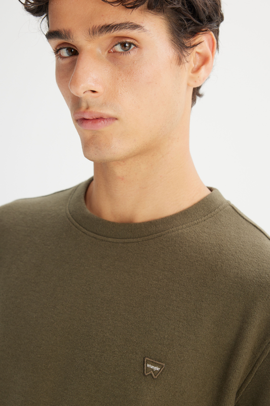 سويت شيرت رانجلر عادي بقصة عادية ورقبة دائرية من نسيج مضلع