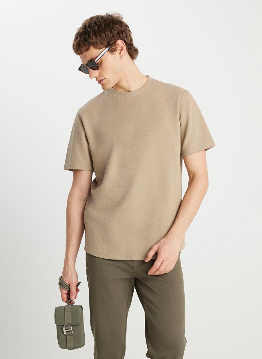 Wrangler Oversize Erkek T-Shirt - Minimalist Stil - Kısa Kol - Günlük Translation missing: tr.content.product_image_main