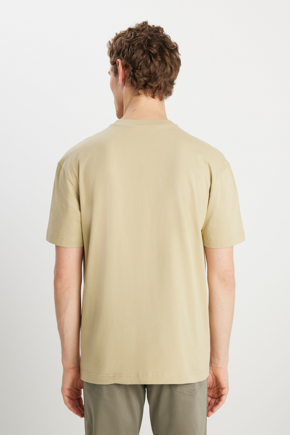 Wrangler Oversize Erkek T-Shirt - Minimalist Günlük Stil