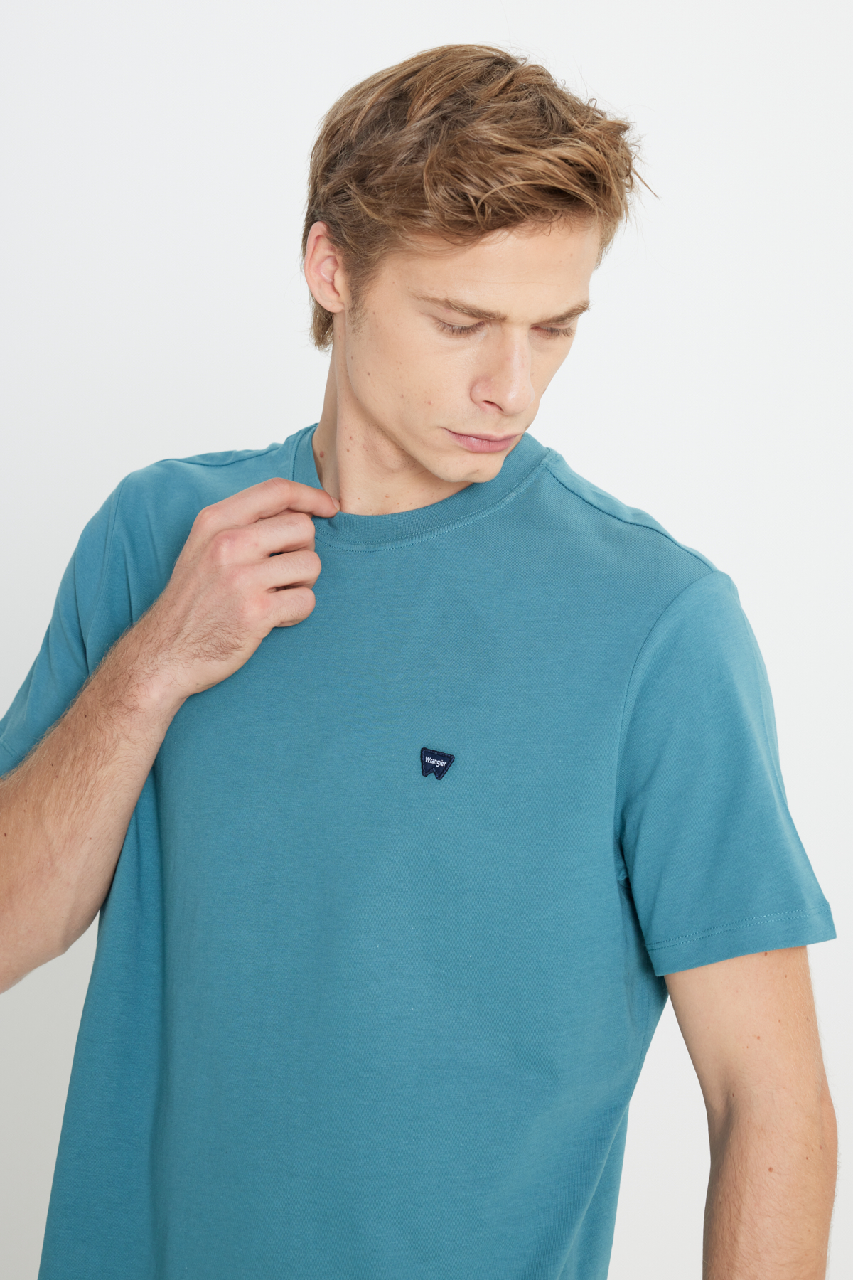 Wrangler Erkek Regular Fit Normal Kesim T-Shirt W7NM203877W25 Translation missing: tr.content.product_image_secondary